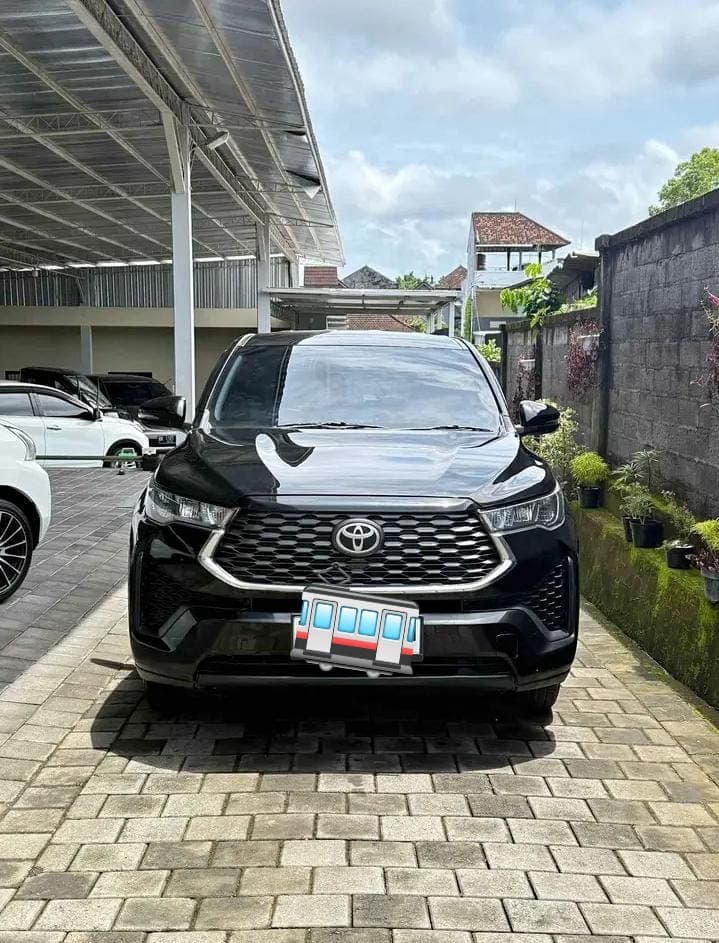 Toyota Innova Zenix